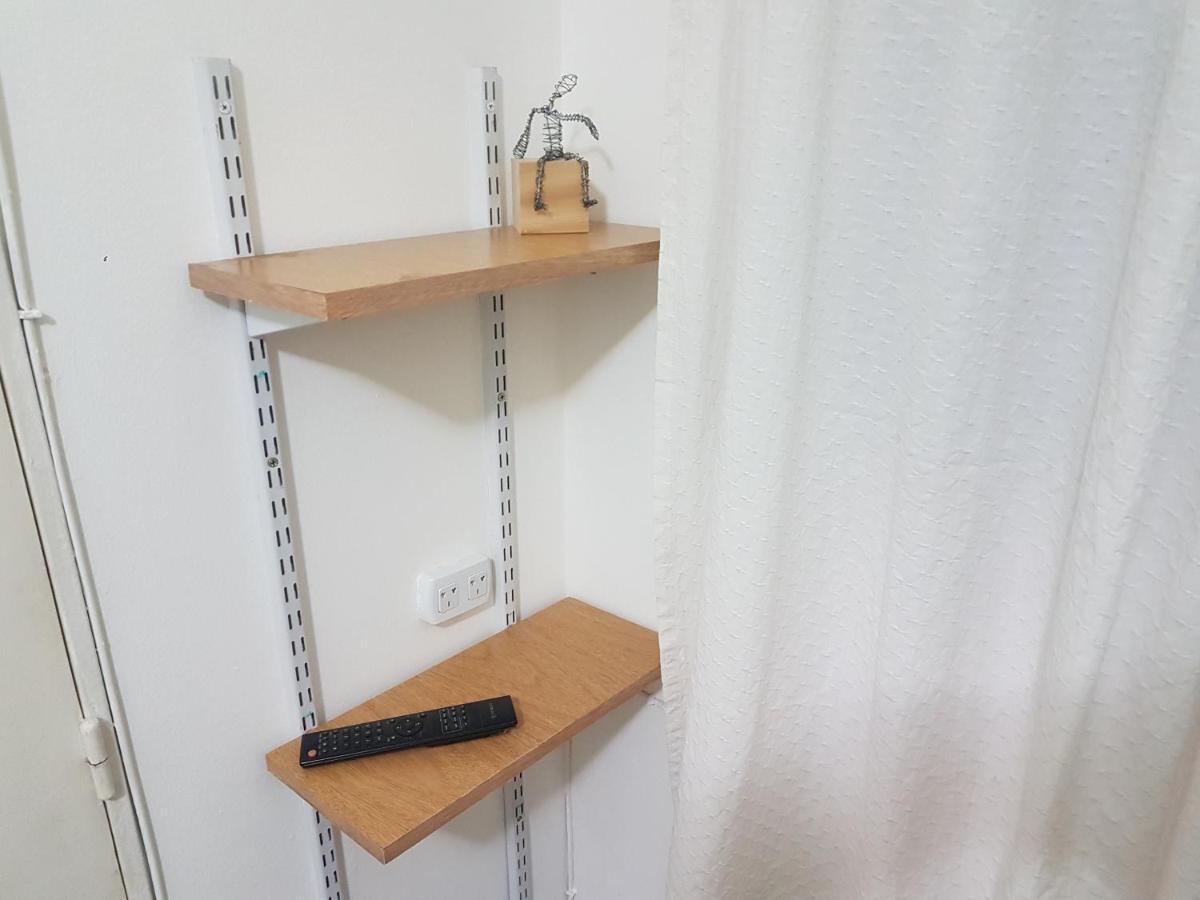 Habitación con baño privado Un piso por escalera Buenos Aires Exterior foto