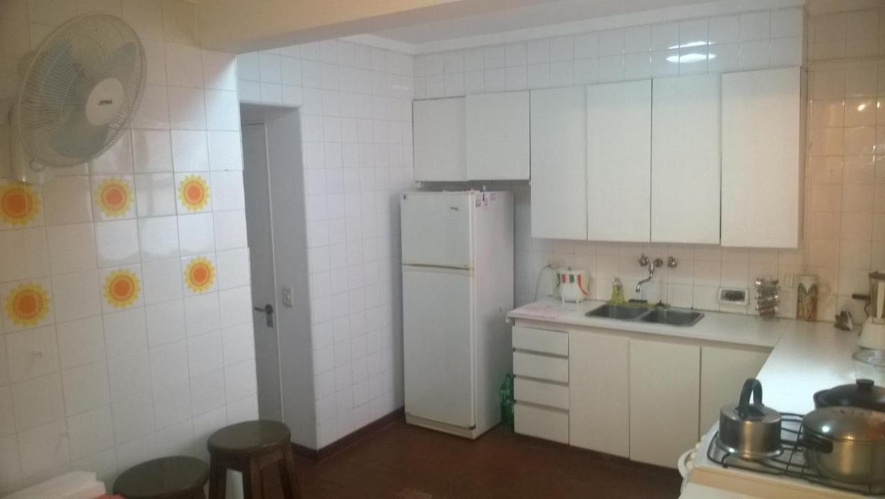 Habitación con baño privado Un piso por escalera Buenos Aires Exterior foto